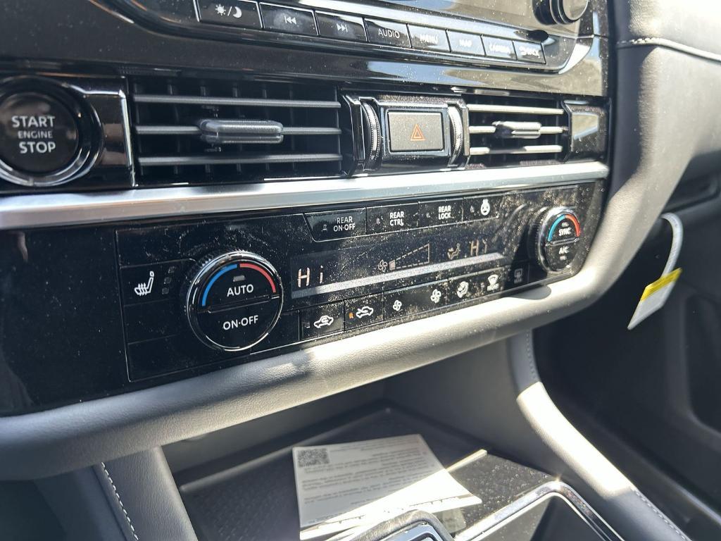 new 2025 Nissan Pathfinder car, priced at $43,969