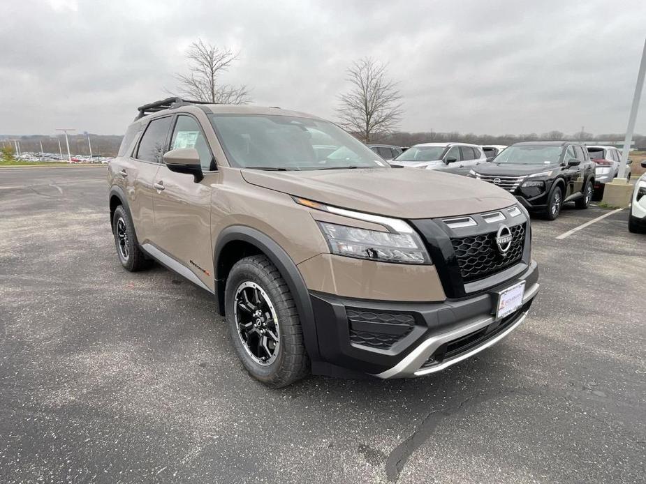 new 2025 Nissan Pathfinder car, priced at $40,621