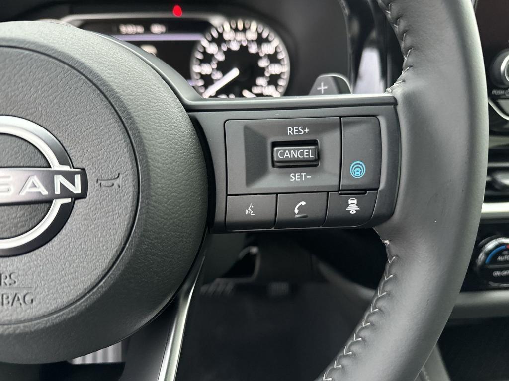 new 2025 Nissan Pathfinder car, priced at $32,775