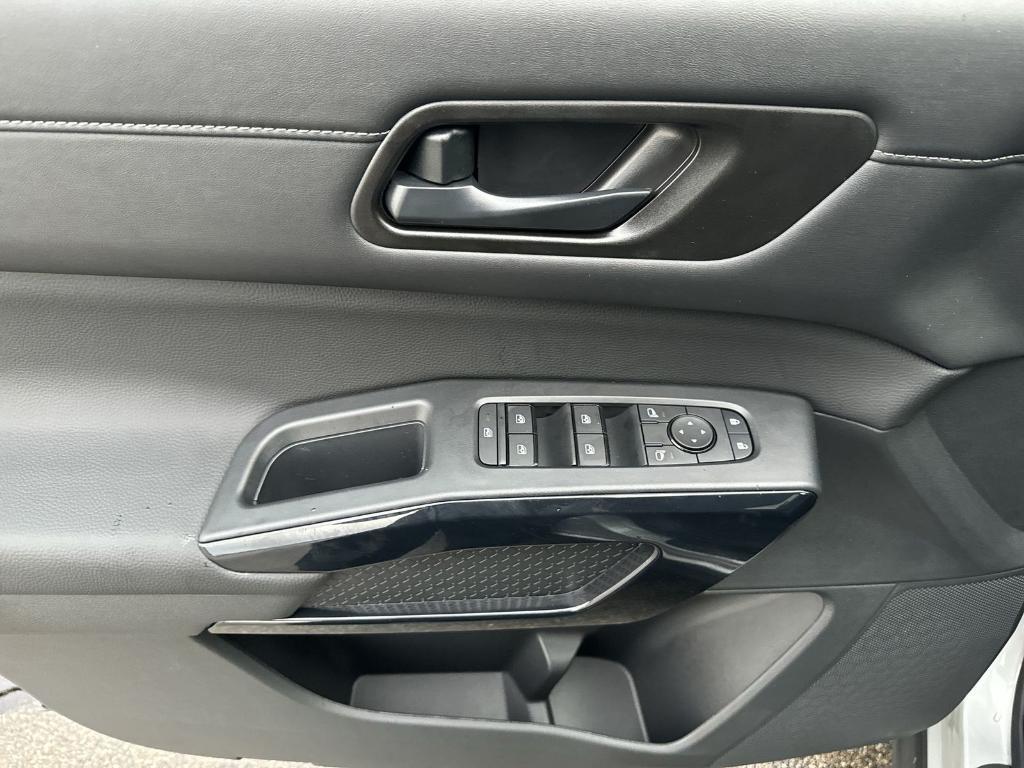 new 2025 Nissan Pathfinder car, priced at $32,775