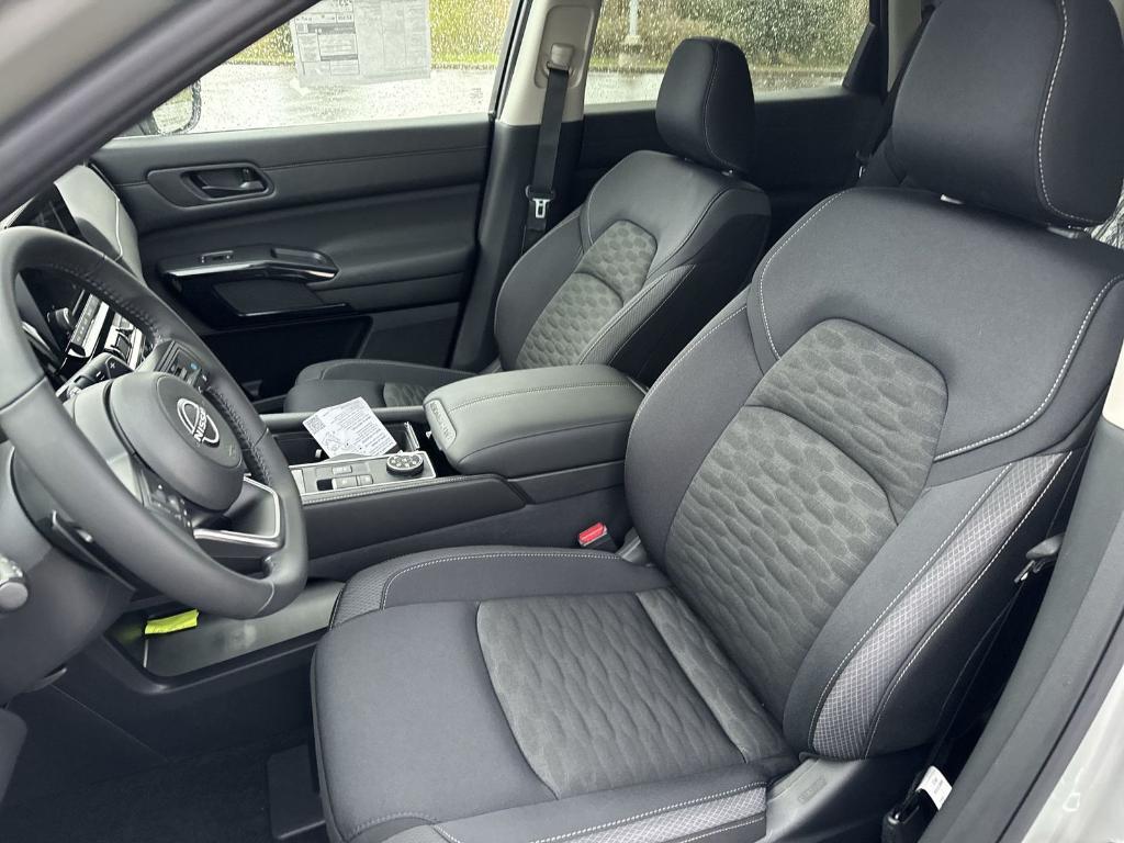 new 2025 Nissan Pathfinder car, priced at $32,775