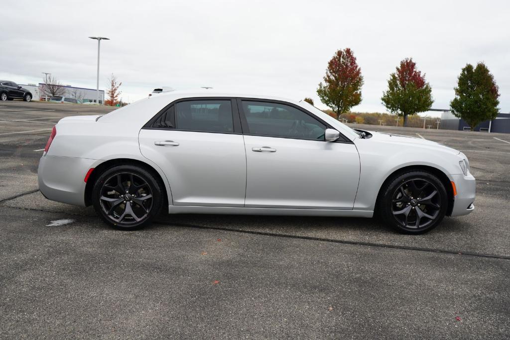 used 2021 Chrysler 300 car, priced at $18,250