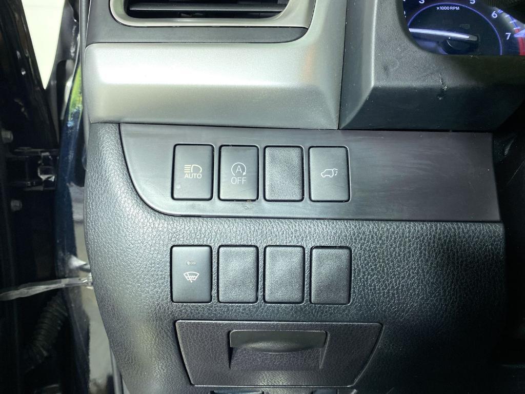 used 2018 Toyota Highlander car, priced at $24,741