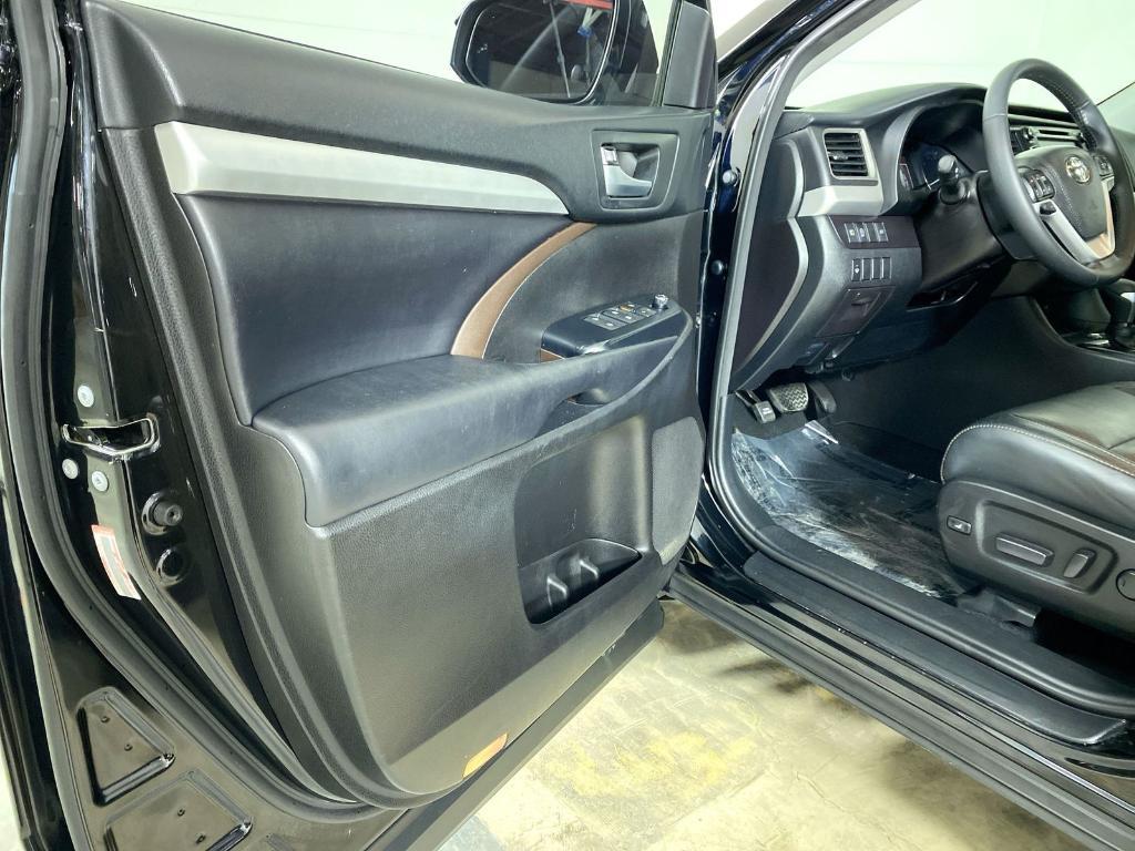 used 2018 Toyota Highlander car, priced at $24,741