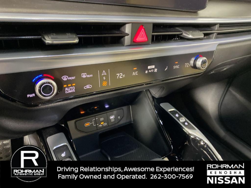 used 2024 Kia Sorento car, priced at $37,244