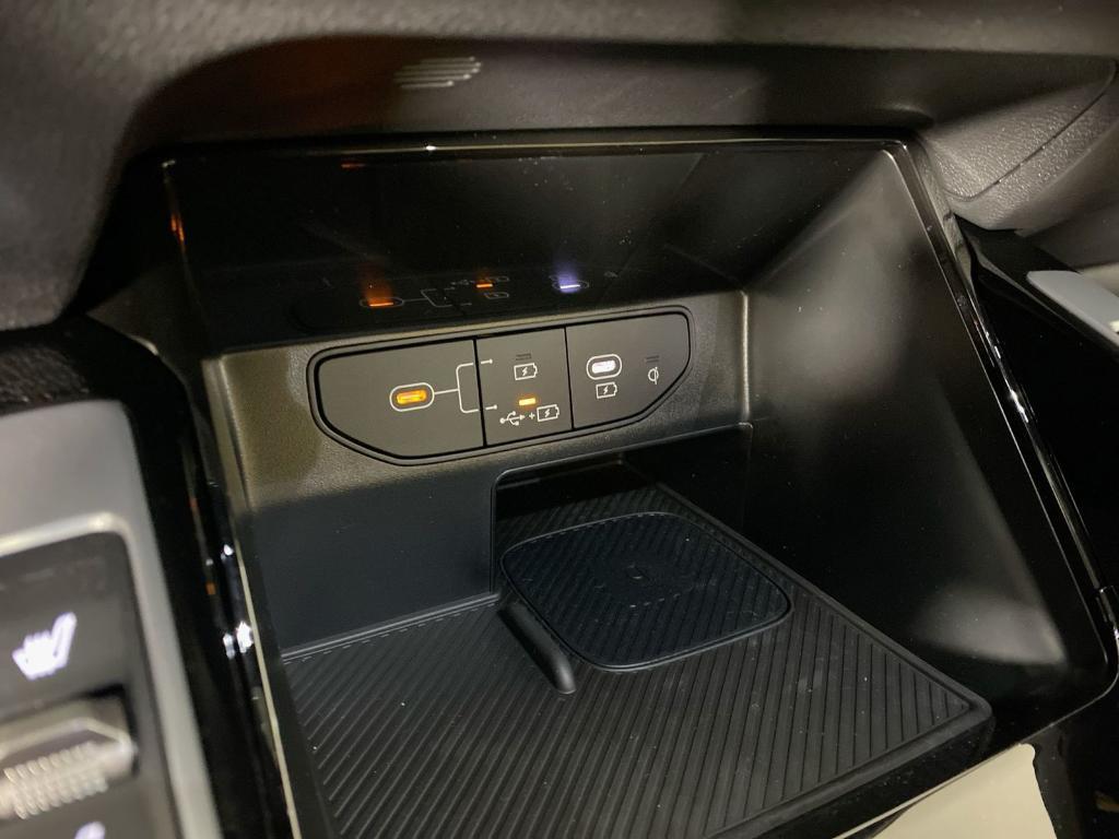 used 2024 Kia Sorento car, priced at $37,244