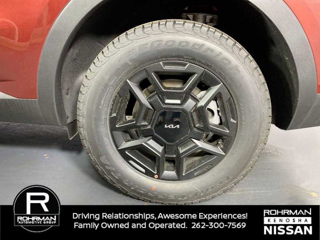 used 2024 Kia Sorento car, priced at $37,244