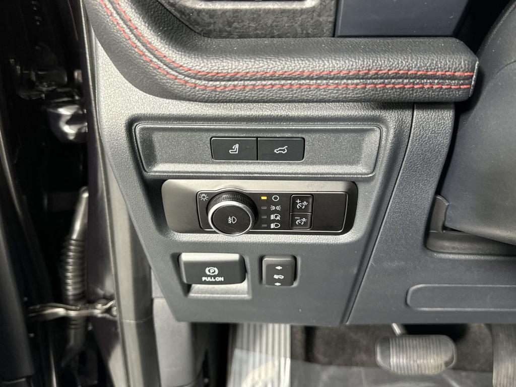 used 2023 Ford Expedition car, priced at $46,918