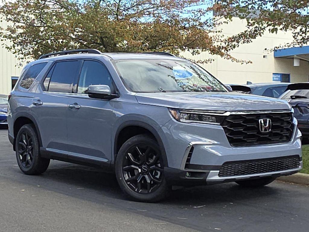 new 2025 Honda Pilot car, priced at $54,180