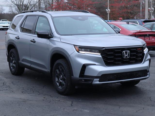 new 2025 Honda Pilot car, priced at $50,795