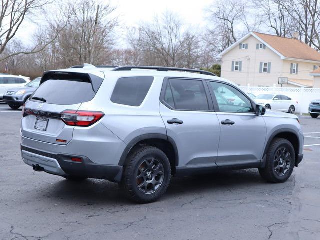 new 2025 Honda Pilot car, priced at $50,795