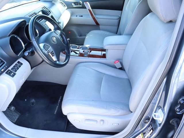 used 2012 Toyota Highlander Hybrid car, priced at $14,989