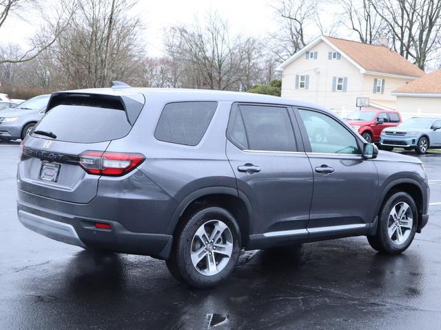 new 2025 Honda Pilot car, priced at $47,725