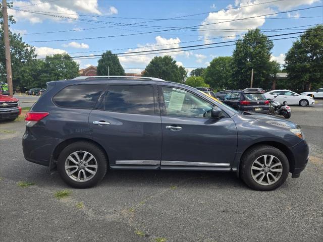 used 2014 Nissan Pathfinder car, priced at $9,999