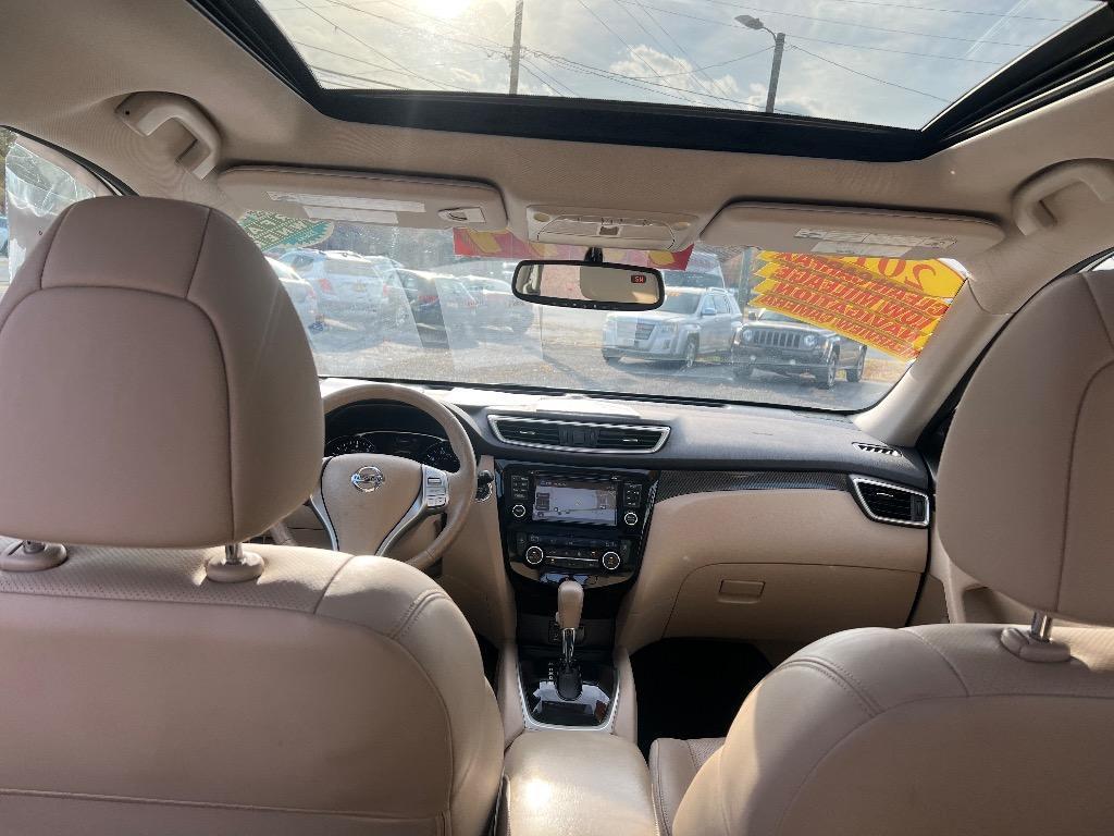 used 2015 Nissan Rogue car, priced at $9,399