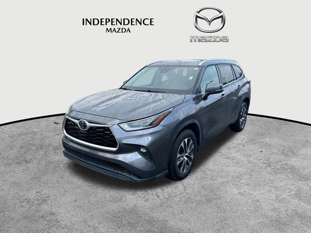 used 2021 Toyota Highlander car, priced at $28,014
