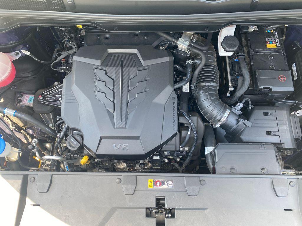 used 2023 Kia Carnival car, priced at $28,830