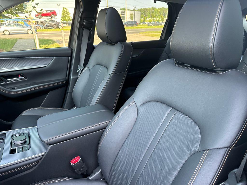 new 2025 Mazda CX-90 car, priced at $43,595
