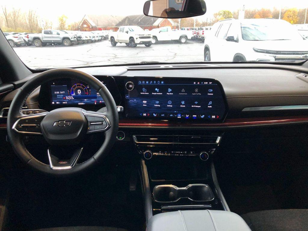 used 2024 Chevrolet Traverse car, priced at $42,782