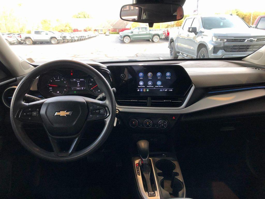 used 2024 Chevrolet Trax car, priced at $20,401