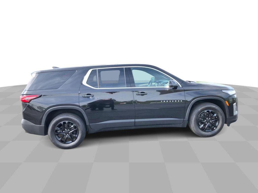 used 2023 Chevrolet Traverse car, priced at $29,828