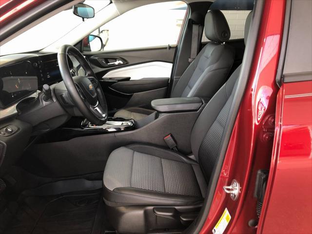 used 2025 Chevrolet Trax car