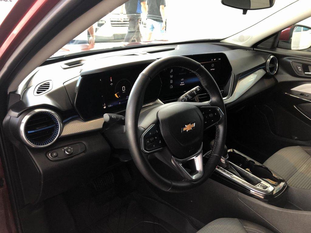 used 2025 Chevrolet Trax car