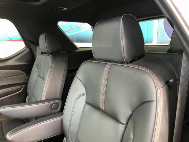 used 2023 Chevrolet Traverse car, priced at $39,790