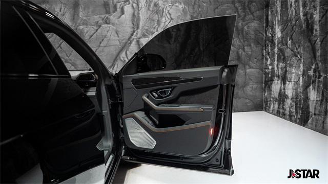 used 2021 Lamborghini Urus car, priced at $275,000