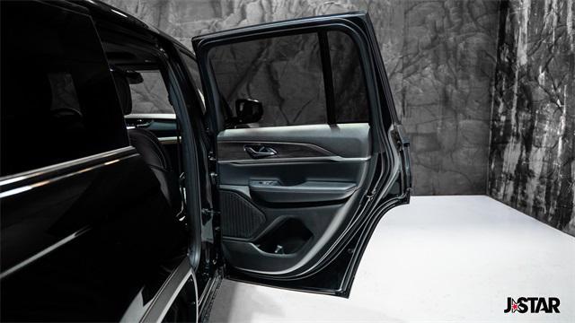 new 2025 Jeep Grand Cherokee car, priced at $51,480