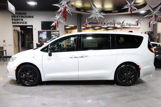 new 2023 Chrysler Pacifica Hybrid car, priced at $49,500