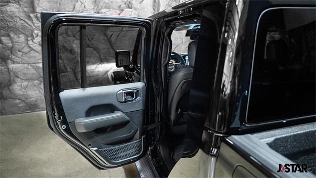new 2025 Jeep Gladiator car, priced at $50,215