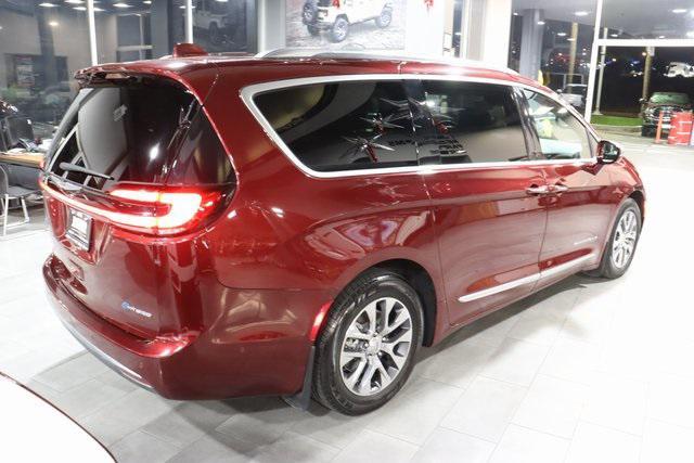 used 2022 Chrysler Pacifica car, priced at $39,888