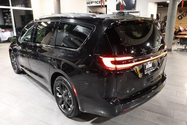 new 2024 Chrysler Pacifica car, priced at $43,500