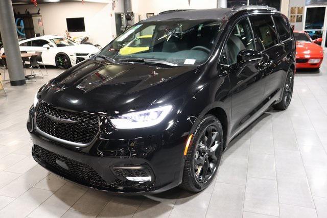 new 2024 Chrysler Pacifica car, priced at $43,500