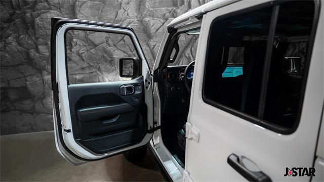 new 2025 Jeep Gladiator car, priced at $52,375
