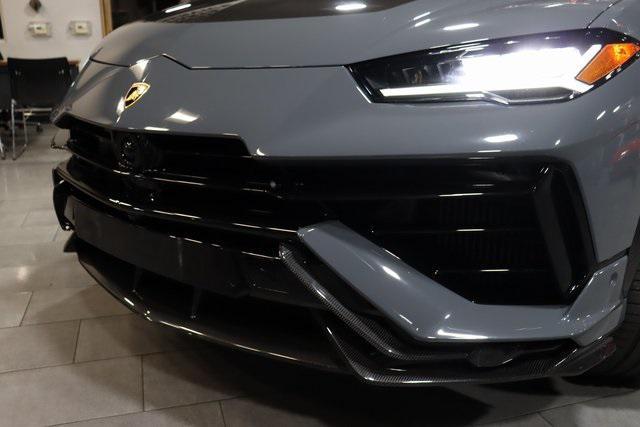 used 2023 Lamborghini Urus car, priced at $307,999