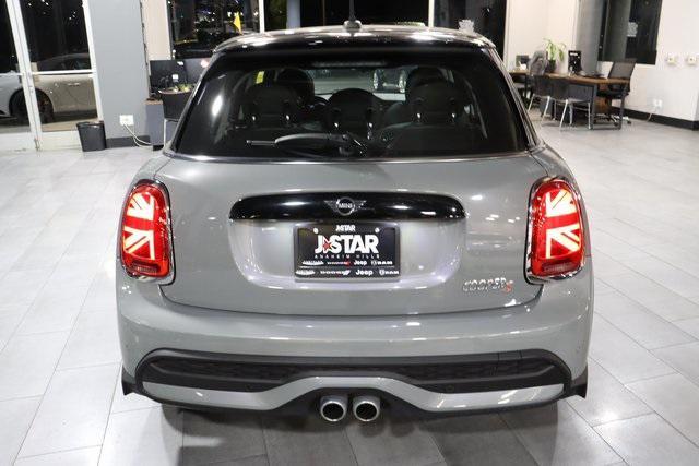 used 2022 MINI Hardtop car, priced at $26,500