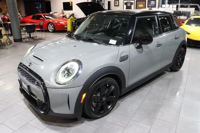 used 2022 MINI Hardtop car, priced at $26,500