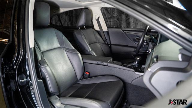 used 2022 Lexus ES 300h car, priced at $34,500