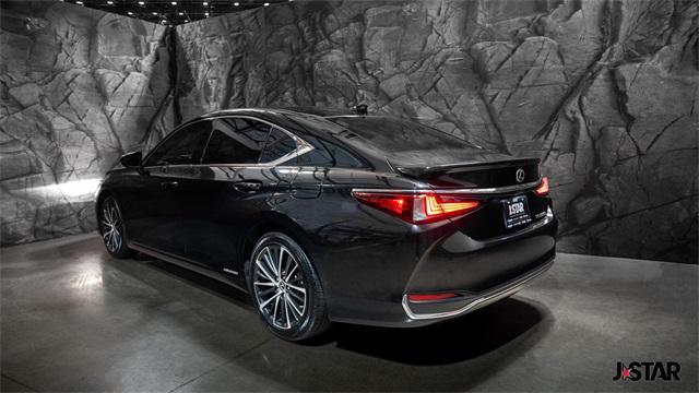 used 2022 Lexus ES 300h car, priced at $34,500