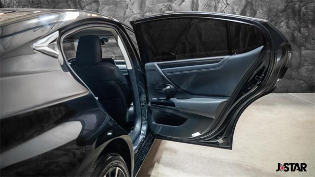 used 2022 Lexus ES 300h car, priced at $34,500