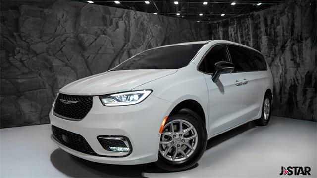 new 2026 Chrysler Pacifica car, priced at $43,000