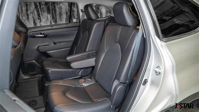 used 2023 Toyota Highlander car, priced at $37,500