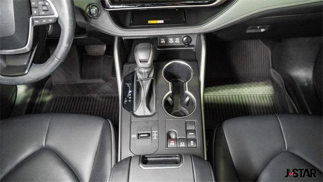 used 2023 Toyota Highlander car, priced at $37,500