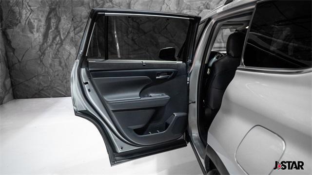 used 2023 Toyota Highlander car, priced at $37,500