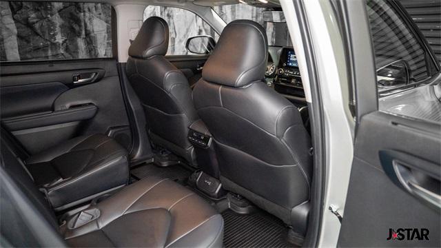 used 2023 Toyota Highlander car, priced at $37,500