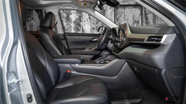 used 2023 Toyota Highlander car, priced at $37,500