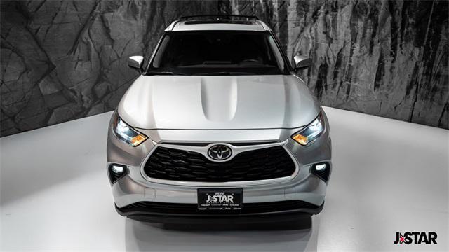 used 2023 Toyota Highlander car, priced at $37,500
