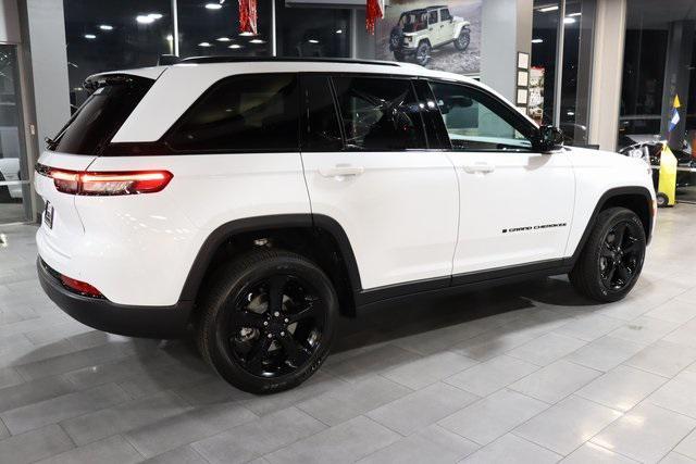 new 2024 Jeep Grand Cherokee car, priced at $41,000